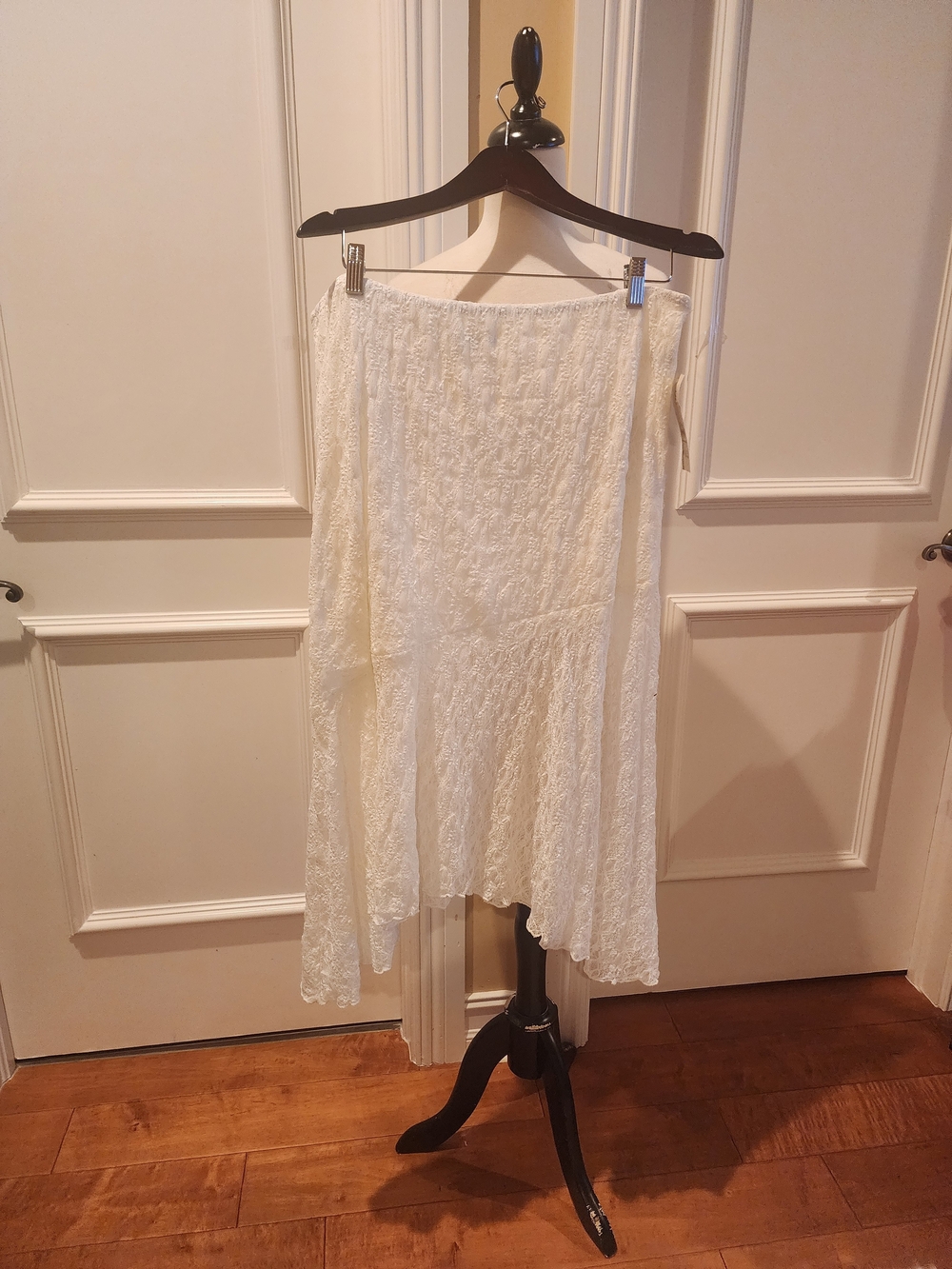 No Boundaries White Lace High-Low Skirt